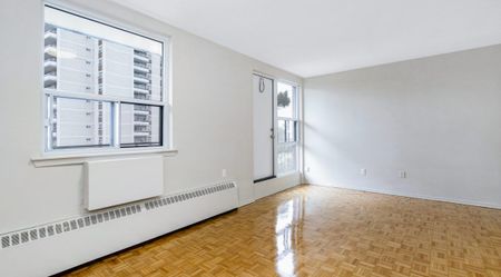 For Lease - 20 Paisley Boulevard Unit# 512, Mississauga, Ontario - Photo 2