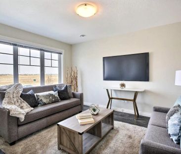 East 1 - 3113 Trombley Street — 3 Bedroom 2.5 Bathroom - Photo 1