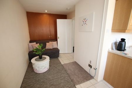 Malthouse Close, City Centre - Photo 5