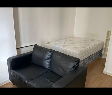 Studio Flat, Wellington St, LS1 - Photo 4