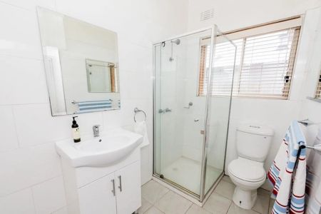 MORDIALLOC BAYSIDE & VILLAGE LIFESTYLE! - Photo 5