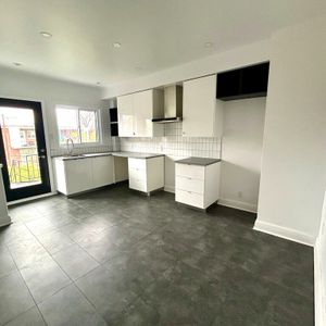 Grand 4 1/2 Contemporain à Ahuntsic - Photo 2