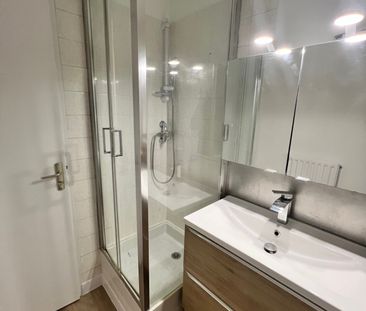 Location Appartement 2 pièces 42m² GIERES 38610 - Photo 2