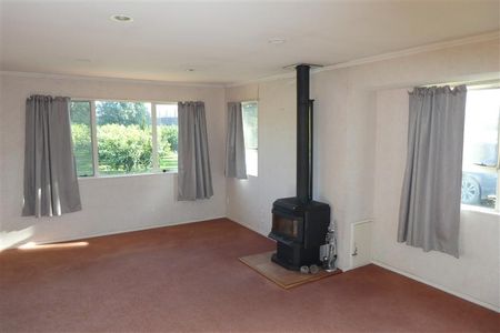 Country Home - Photo 2