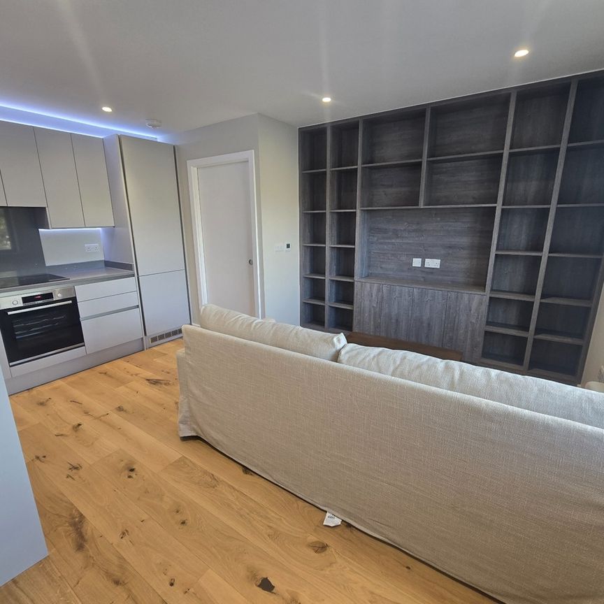 1 Bed Flat, East Sheen, SW14 - Photo 1