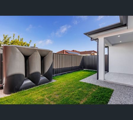 1/37 Green Avenue, Seaton, SA 5023 - Photo 2