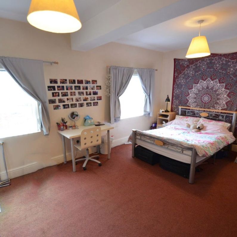 9 Bed - 42 Hanover Square, Leeds - LS3 1BQ - Student - Photo 1