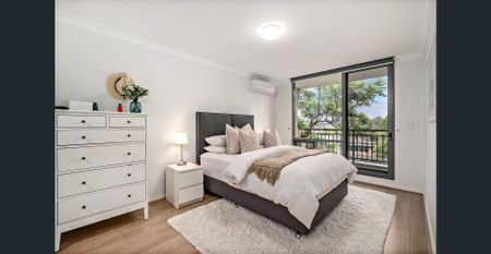 Spacious open plan living - Photo 4