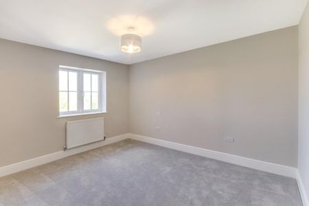 4 bedroom detached house to rent - Photo 4