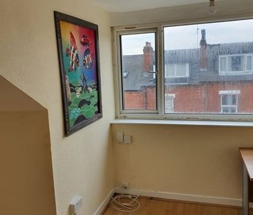 Room in a Shared House, Linden Road, LS11 - Photo 2