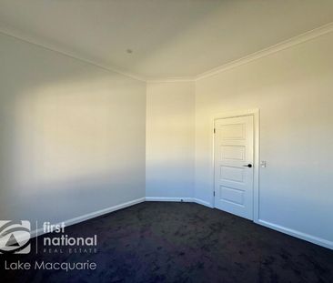 RENOVATED 2 BEDROOM UNIT - LAWN MAINTENANCE INCLUDED - Photo 4