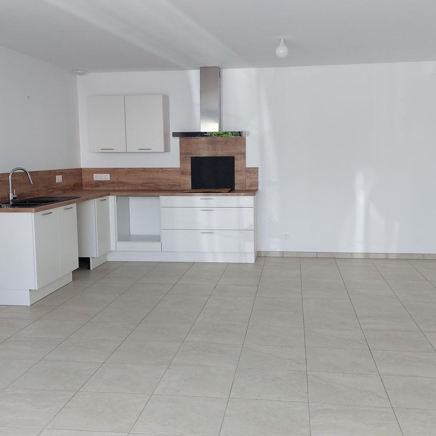 Location Maison 3 pièces 80m² FRONTENAY ROHAN ROHAN 79270 - Photo 1