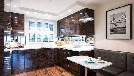 This apartment has been refurbished to seamlessly blend luxury and practicality, offering superb well appointed bespoke living in one of London's most desired locations. EPC Rating: C | Council Tax Band: F - Photo 4