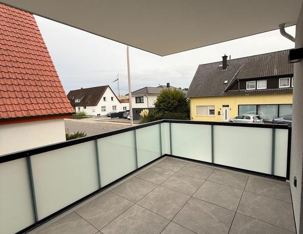 Erstbezug! 3-Zimmer-Wohnung mit 94 m², Balkon & individueller Einbauküche - Foto 1