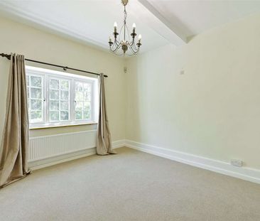 A charming and beautifully presented period cottage set within gene... - Photo 1
