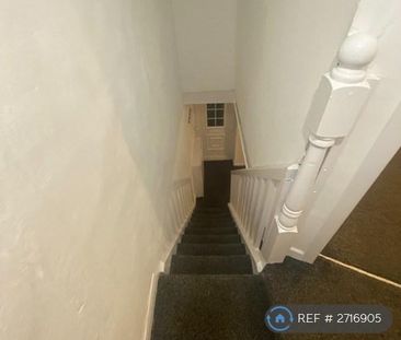 2 bedroom semi-detached house to rent - Photo 2