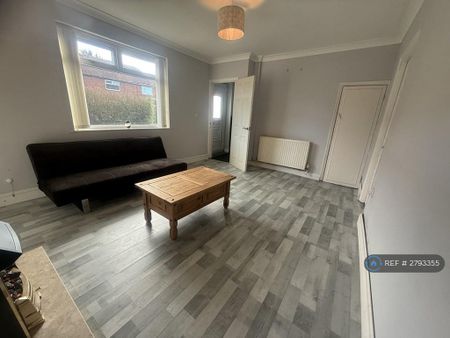 3 bedroom terraced house to rent - Photo 2