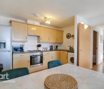 2 bedroom apartment to rent - Photo 5