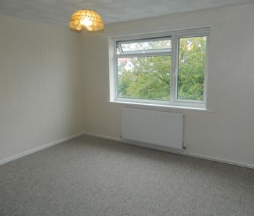3 bedroom detached house to rent - Photo 2