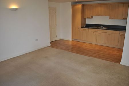 2 Bedroom Flat - Photo 4