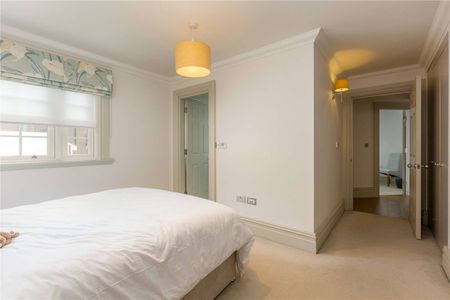 Contemporary two bedroom apartment close to The Pantiles and mainline station. - Photo 5