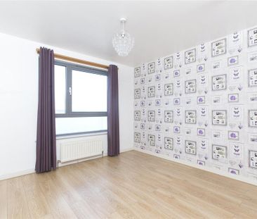 3 bedroom flat to rent - Photo 5