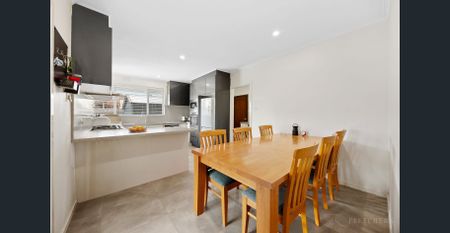 Stylish Modern Living in the Heart of Lalor - Photo 2