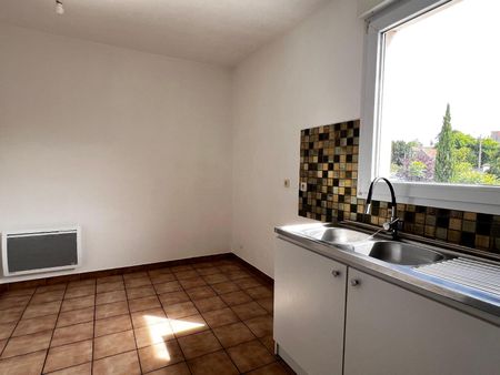 Location Appartement 2 pièces 60m² AUBENAS 07200 - Photo 3
