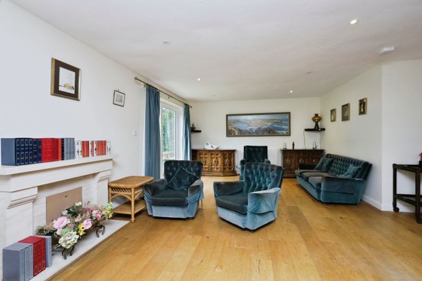 East Hoathly - Photo 1