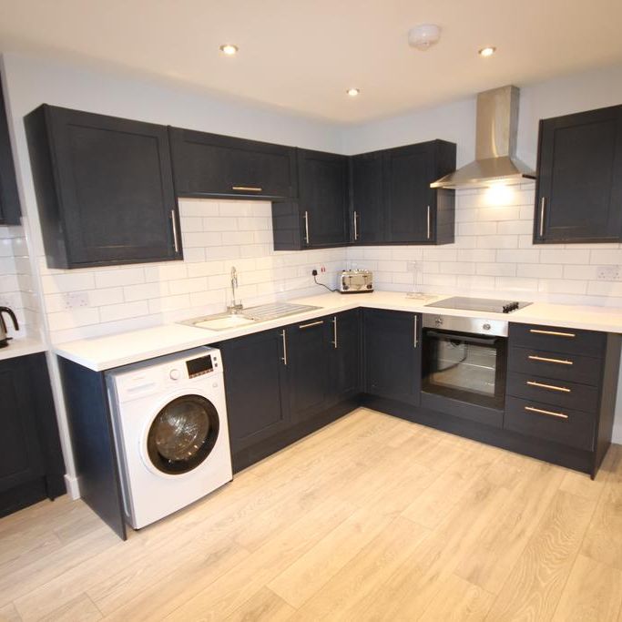 1 bedroom in a house share to rent - Photo 1