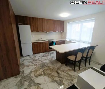 Pronájem útulného bytu 2+kk s garáží a vlastním dvorkem Krčmaň - Photo 1
