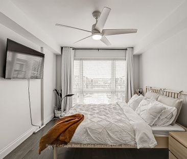 For Lease - 3074 Cascade Common, Oakville, Ontario - Photo 4