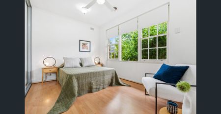 Huge detached rumpus or Teen retreat. With plenty of room for the family. - Photo 5