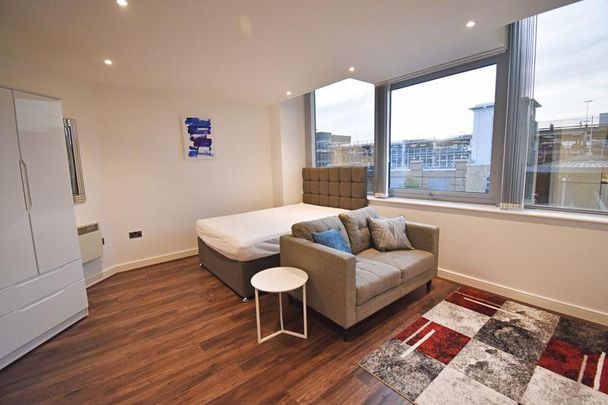 Studio to rent - Photo 1