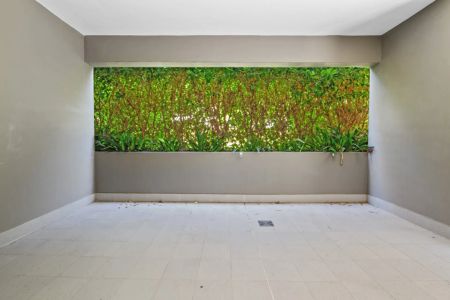 Convenient Location - Photo 4