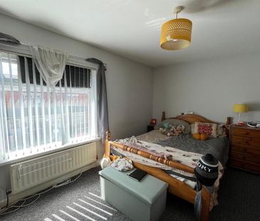 12 Willowfield Parade, Belfast, BT6 8HQ - Photo 6