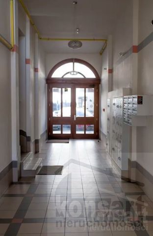 PRZESTRONNE MIESZKANIE Z TARASEM CENTRUM - Photo 2