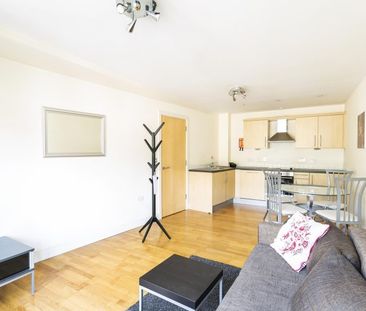 1 Bed Flat - Photo 2