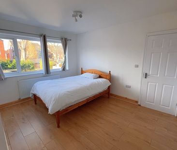 Room in a Shared House, Clarendon Road, M16 - Photo 3