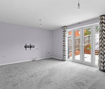 3 bedroom semi-detached house to rent - Photo 1