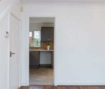 Home Farm Avenue, Macclesfield, Cheshire, SK10 - Photo 4