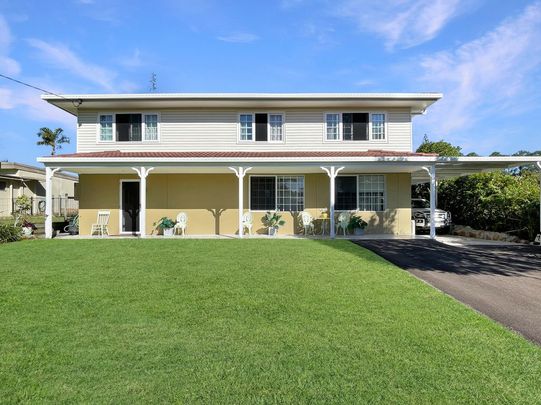 Spacious Family Living in the Heart of Woombye - Photo 1