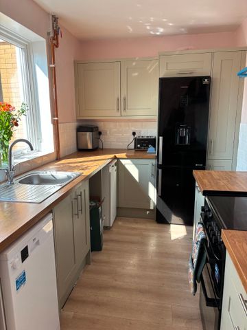 3 bedroom semi detached house to let Near Sidleshamwith peaceful garden in idyllic coastal location - Photo 5