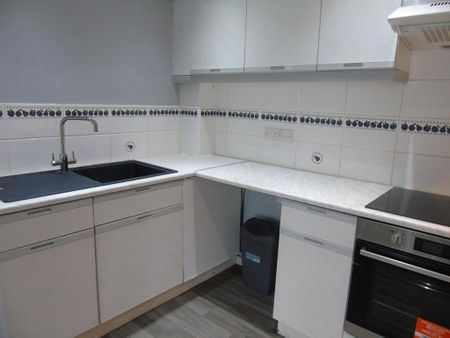 1 bedroom ground floor flat to rent - Photo 3