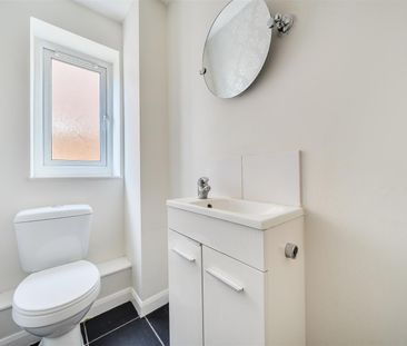 Cox Green Road, Maidenhead - Photo 3