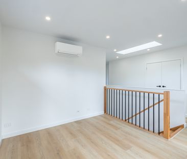 23 Terrigal Avenue, Oakleigh South VIC 3167 - Townhouse For Rent | ... - Photo 3