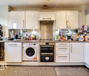 4 bedroom end of terrace house to rent - Photo 4