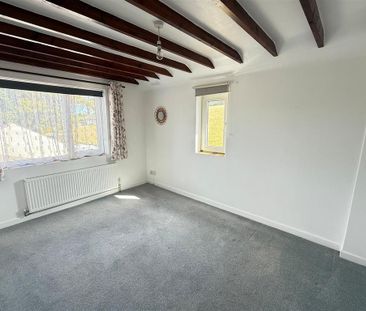 2 bedroom semi-detached house to rent - Photo 4