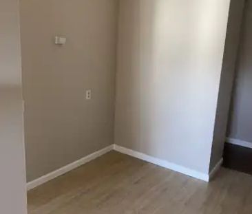 Bright and Spacious 2 Bedroom Apartment with Balcony | 4 - 4424 4 S... - Photo 1