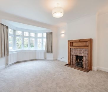 Terraced House to rent - Eastlands Crescent, London, SE21 - Photo 5